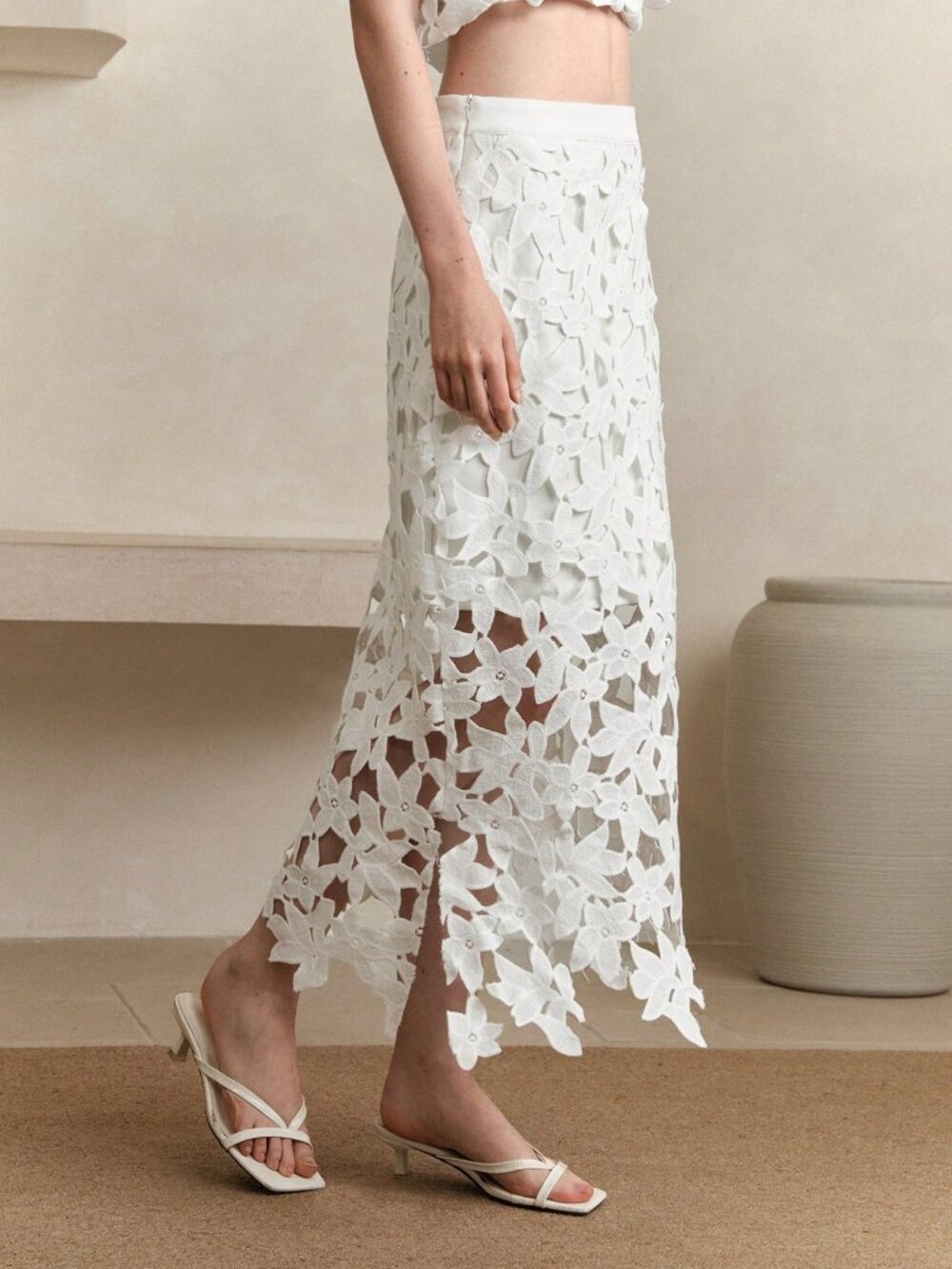 White Elegant Women's 3d Floral Lace Fabric Hollow Flower Pattern Skirt - Picture 5 of 7
